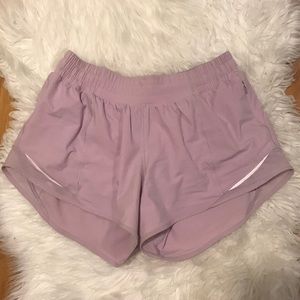 lululemon Hotty Hot Short II 4” Lilac Quartz